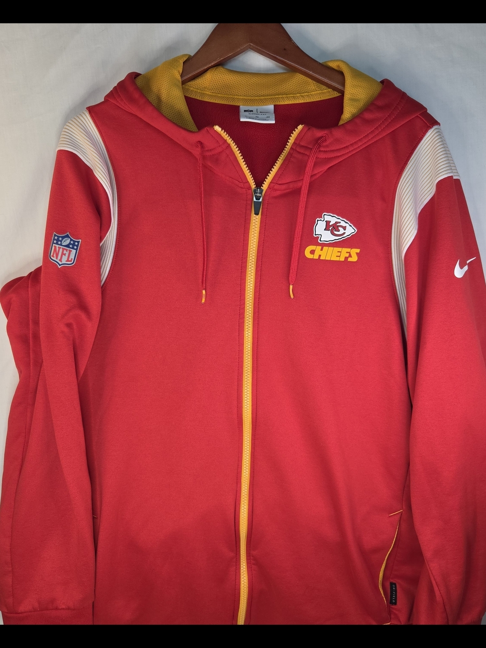 Nike NFL Therma-Fit Jacket in Red and Gold